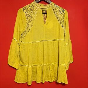 Umgee‎ Women's Yellow Lace Blouse M 3/4 Sleeve